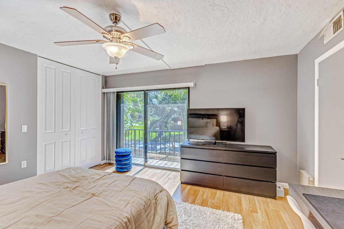423 4th, Palm Beach Gardens FL 33410