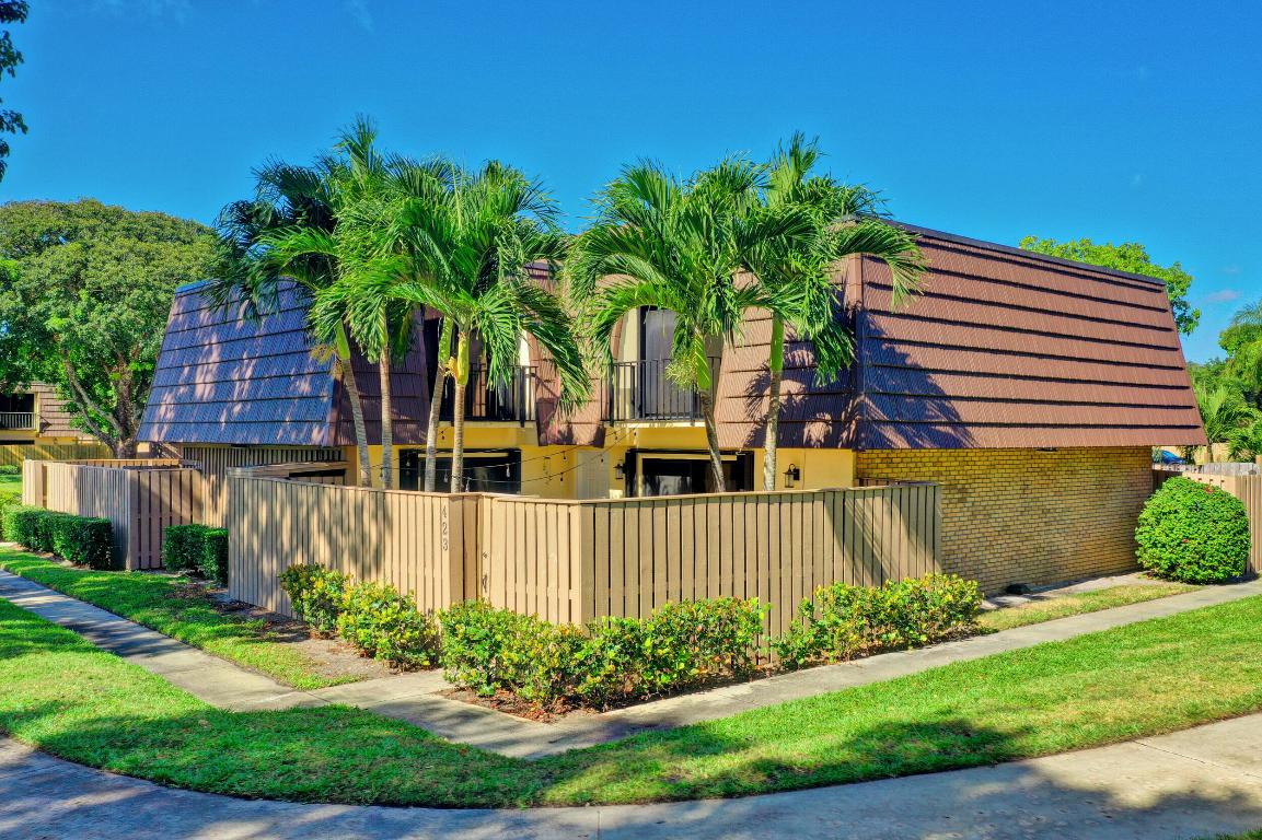 423 4th, Palm Beach Gardens FL 33410