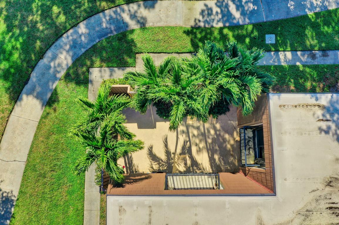 423 4th, Palm Beach Gardens FL 33410