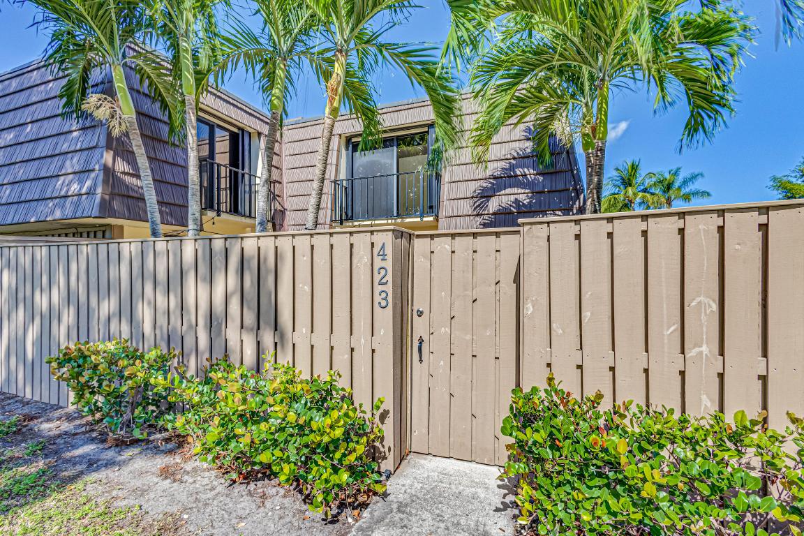 423 4th, Palm Beach Gardens FL 33410