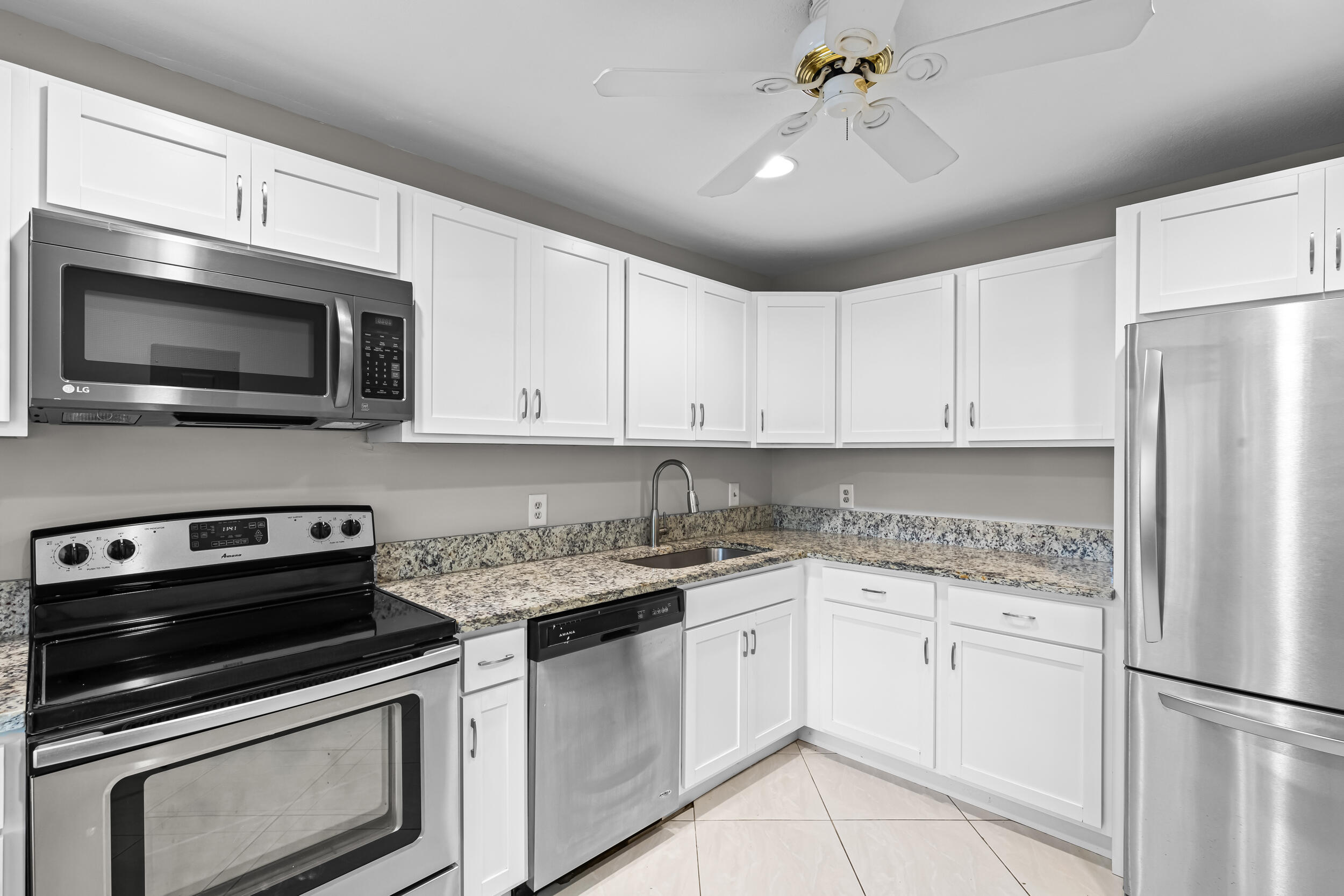 9270 Vista Del Lago #E27, Boca Raton FL 33428
