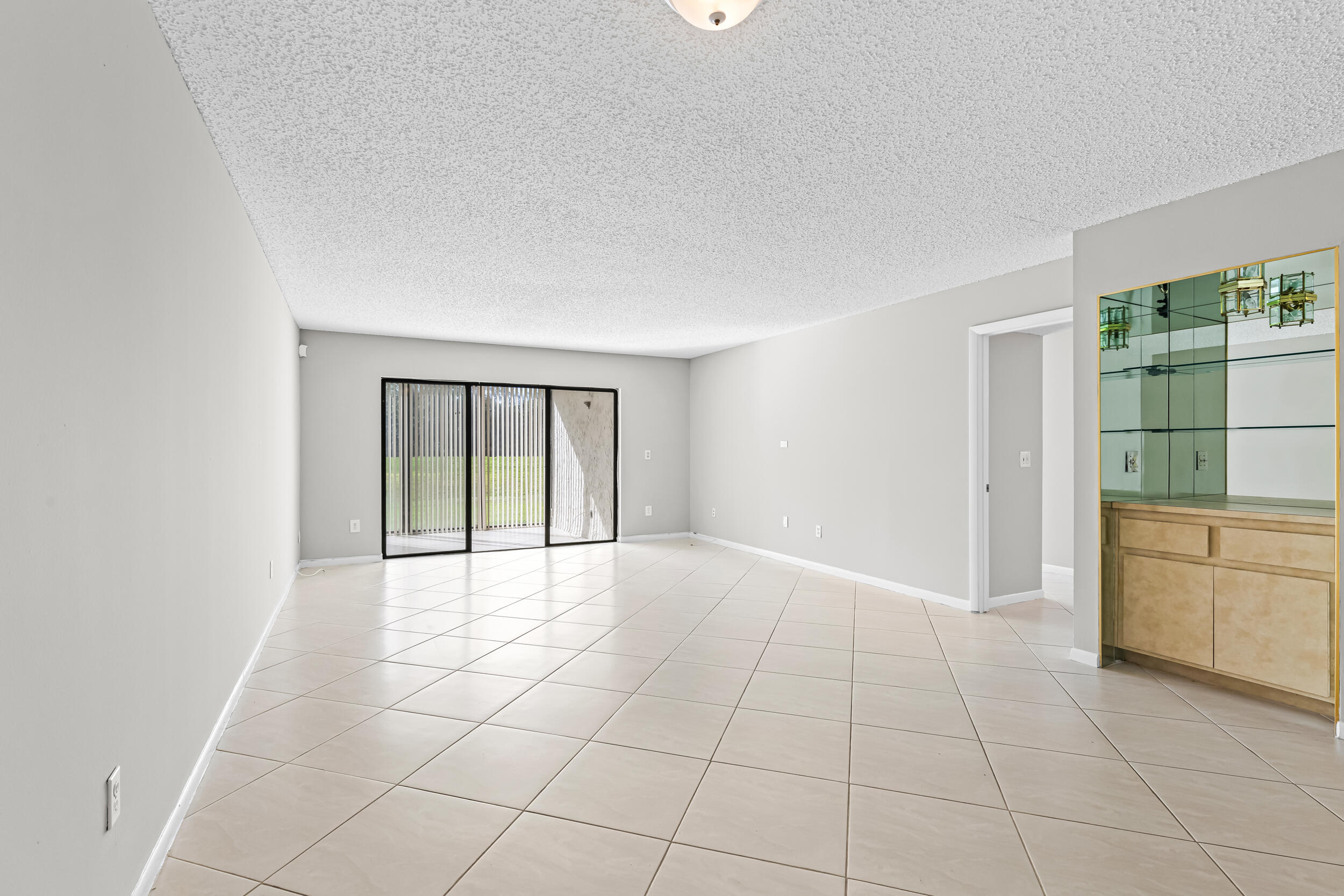 9270 Vista Del Lago #E27, Boca Raton FL 33428