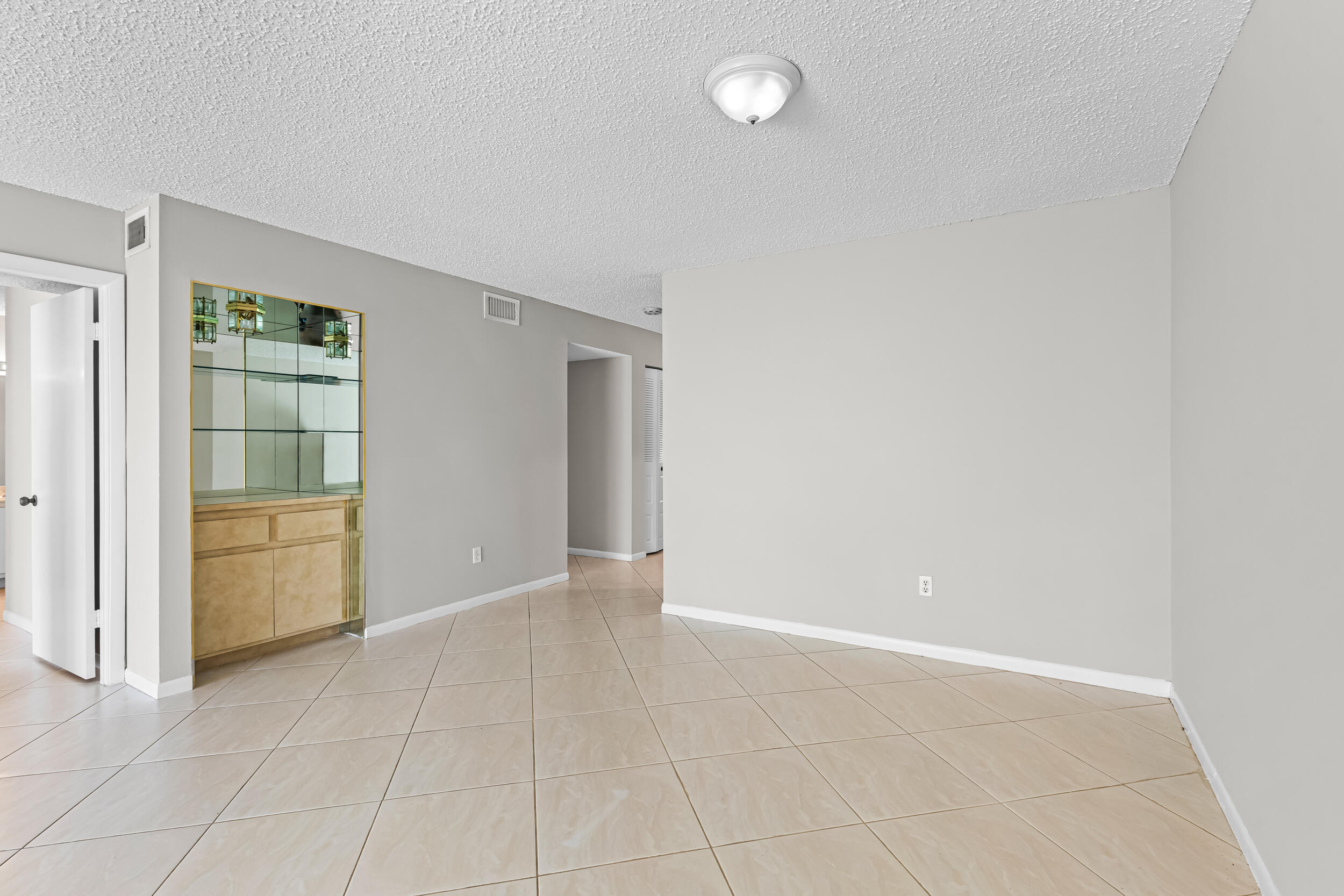 9270 Vista Del Lago #E27, Boca Raton FL 33428