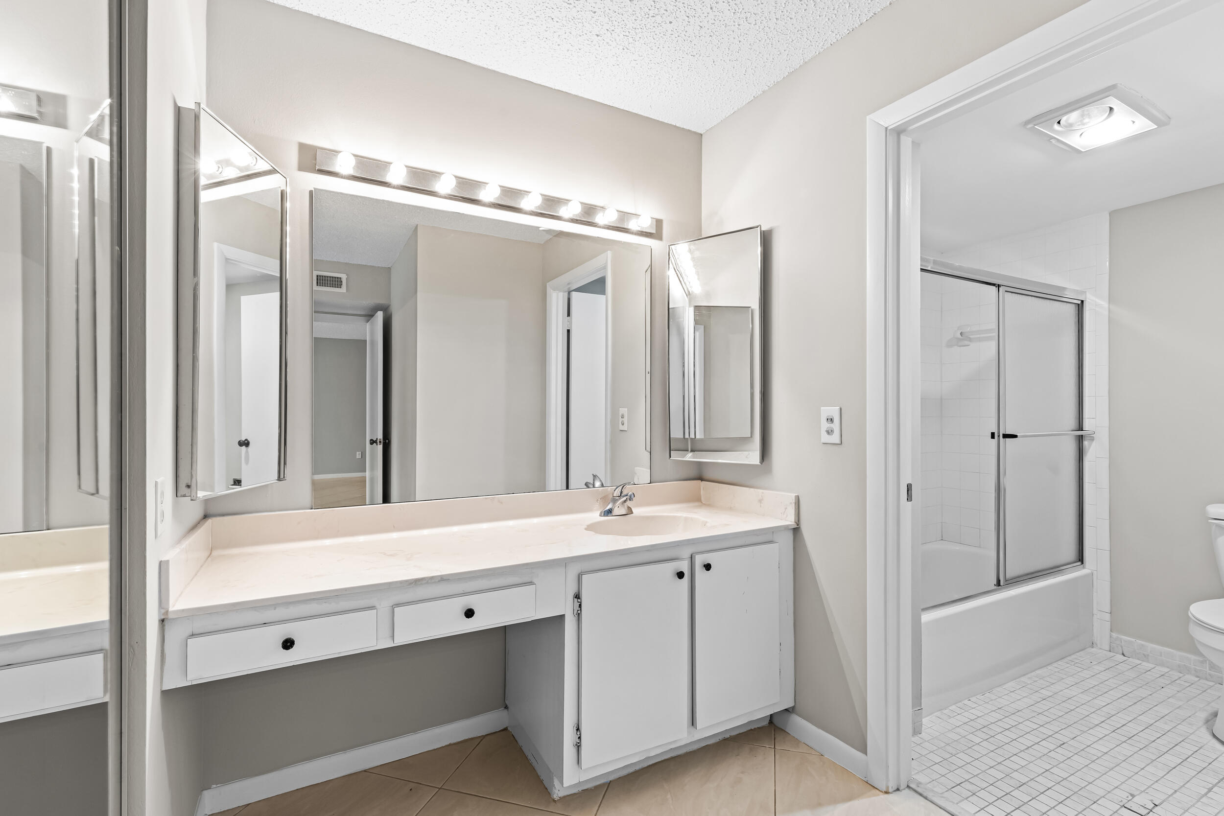 9270 Vista Del Lago #E27, Boca Raton FL 33428