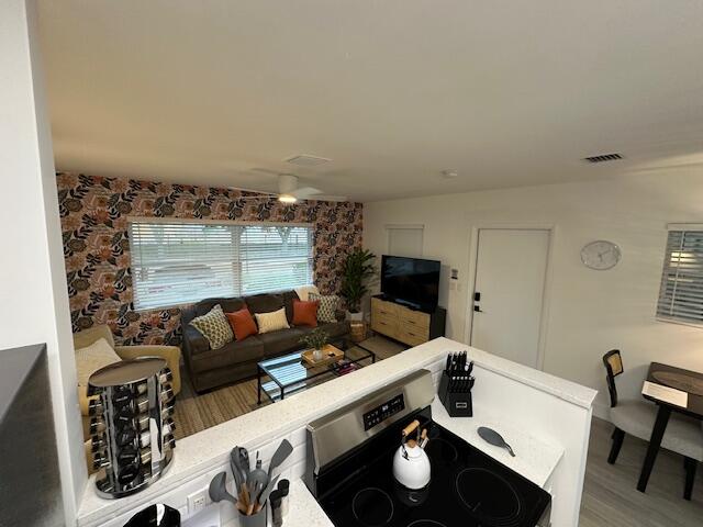 524 Eastwind #524, North Palm Beach FL 33408