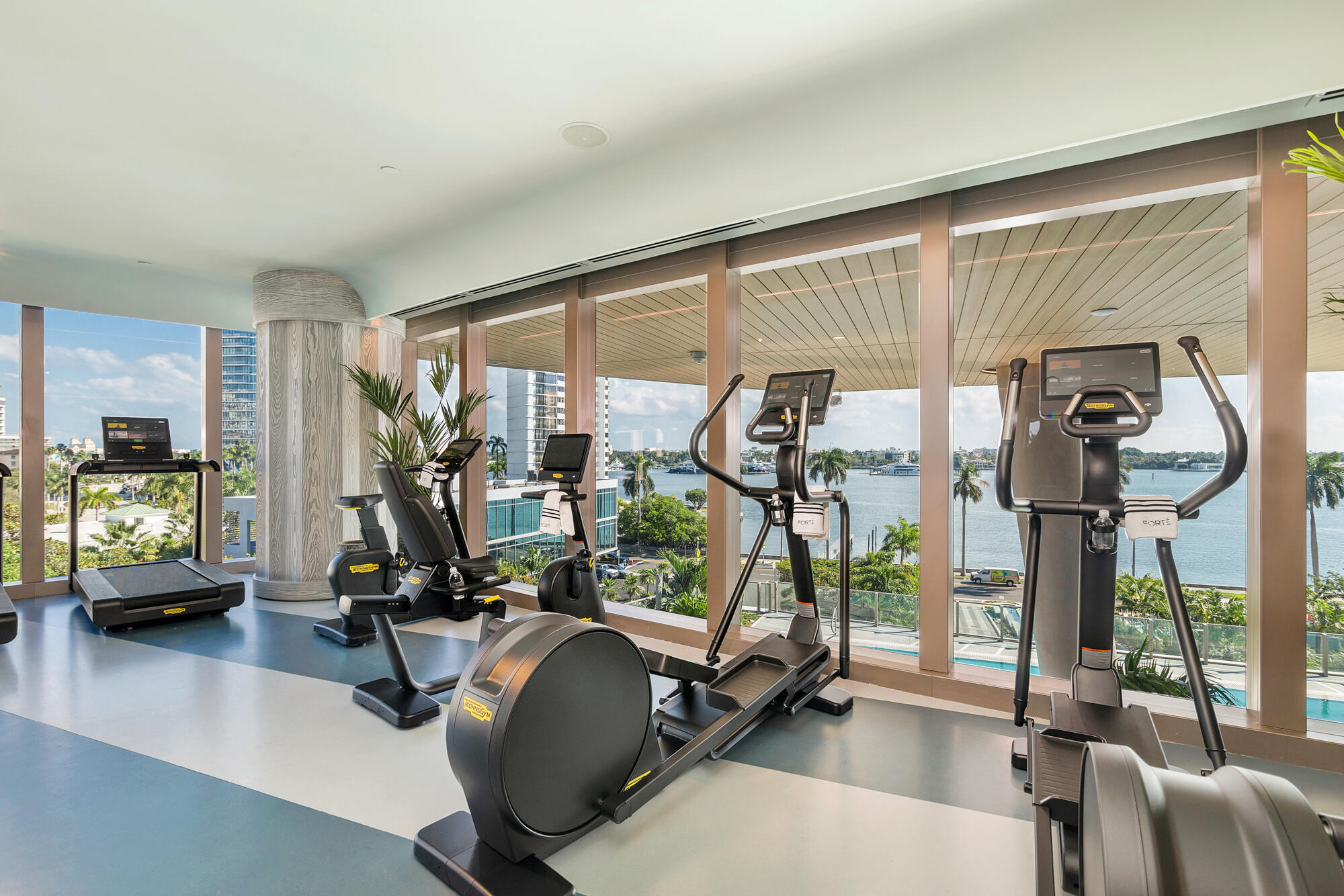 1333 S Flagler #1502, West Palm Beach FL 33401