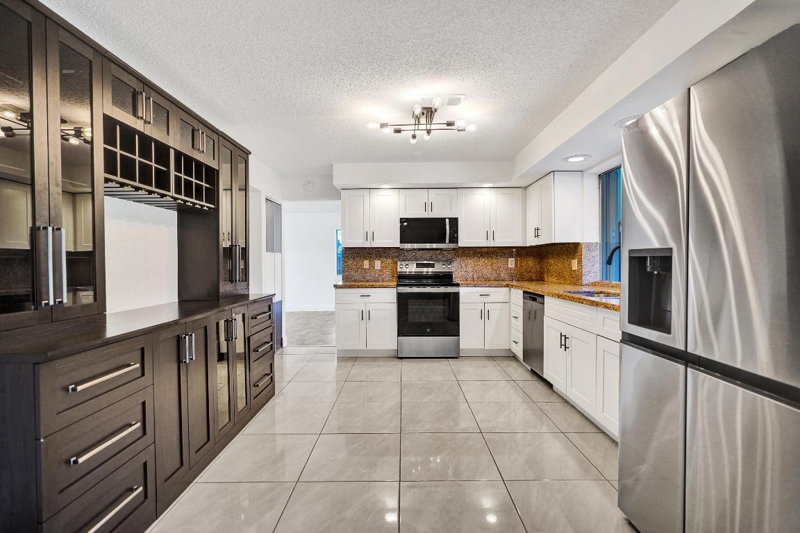 9855 Robins Nest, Boca Raton FL 33496