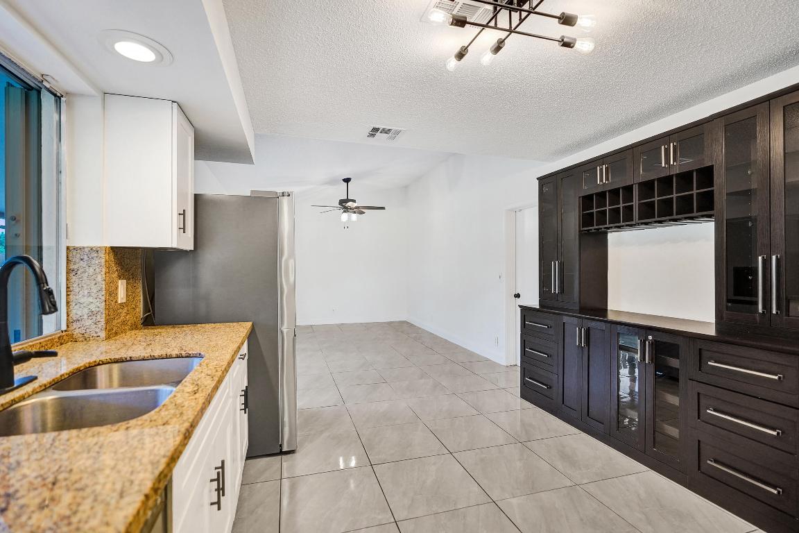 9855 Robins Nest, Boca Raton FL 33496