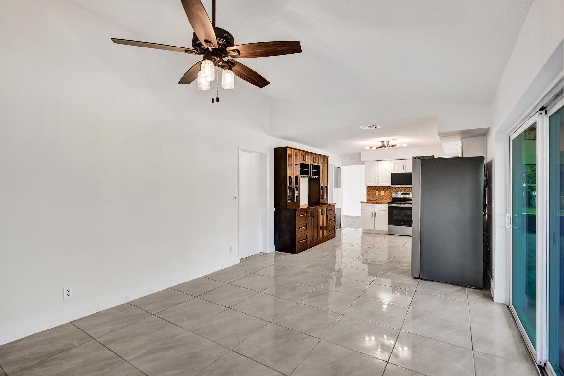 9855 Robins Nest, Boca Raton FL 33496