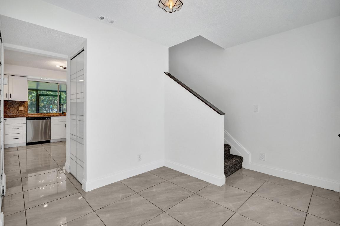 9855 Robins Nest, Boca Raton FL 33496