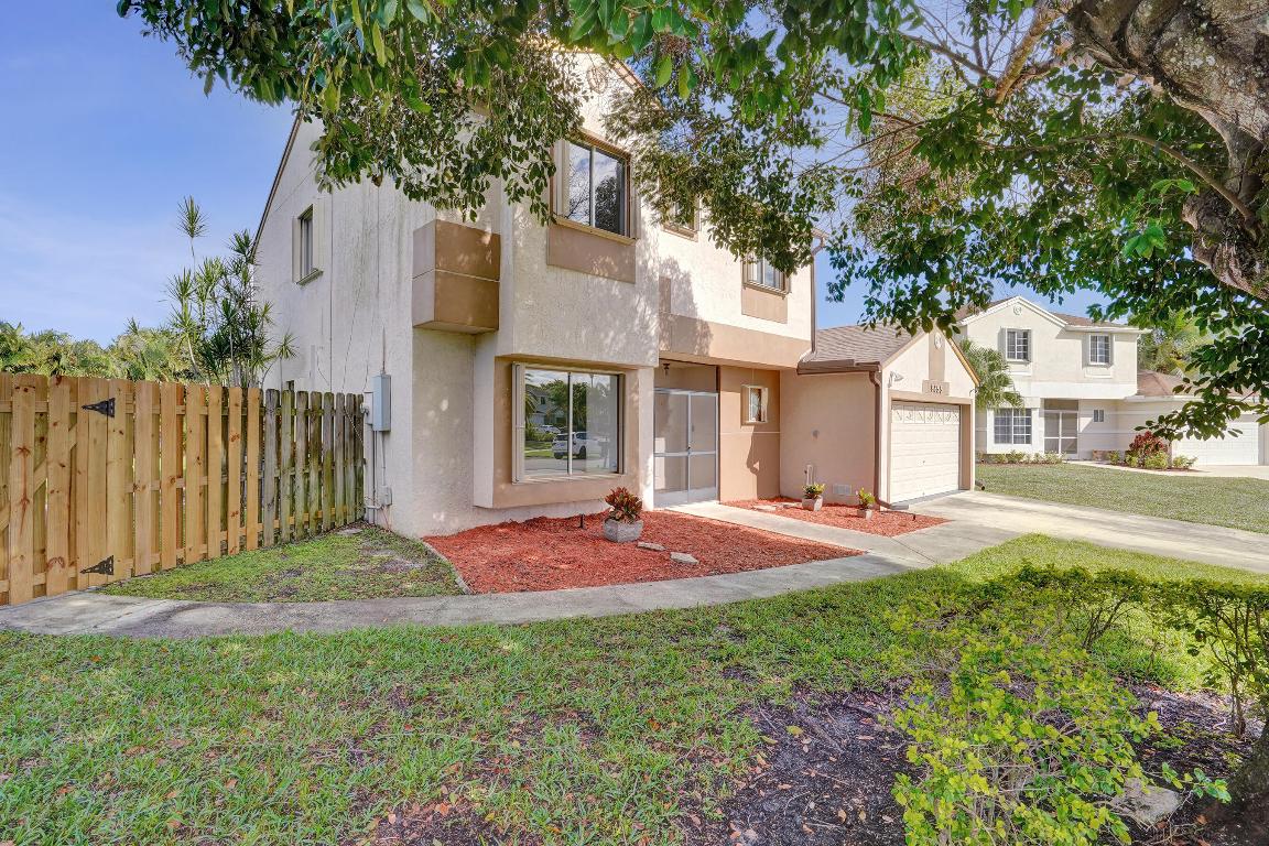 9855 Robins Nest, Boca Raton FL 33496