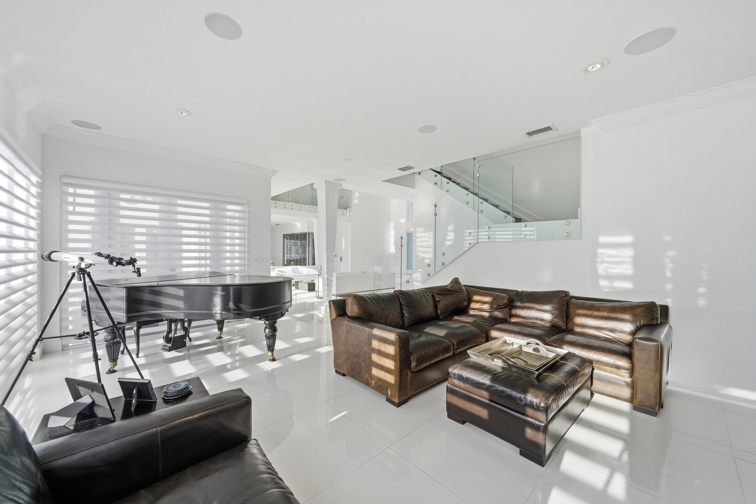16430 NE 30th, North Miami Beach FL 33160