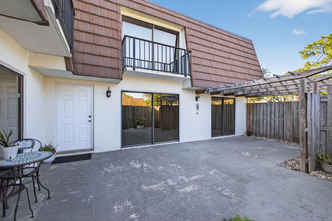 701 7th, Palm Beach Gardens FL 33418