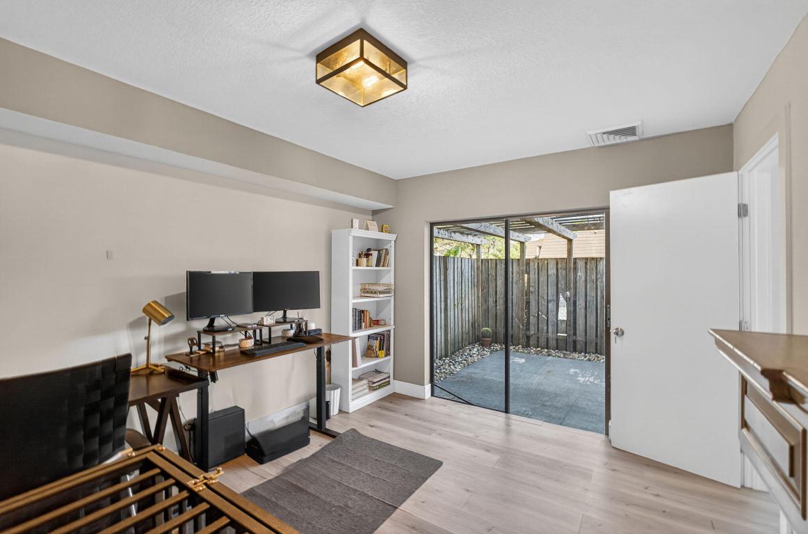 701 7th, Palm Beach Gardens FL 33418