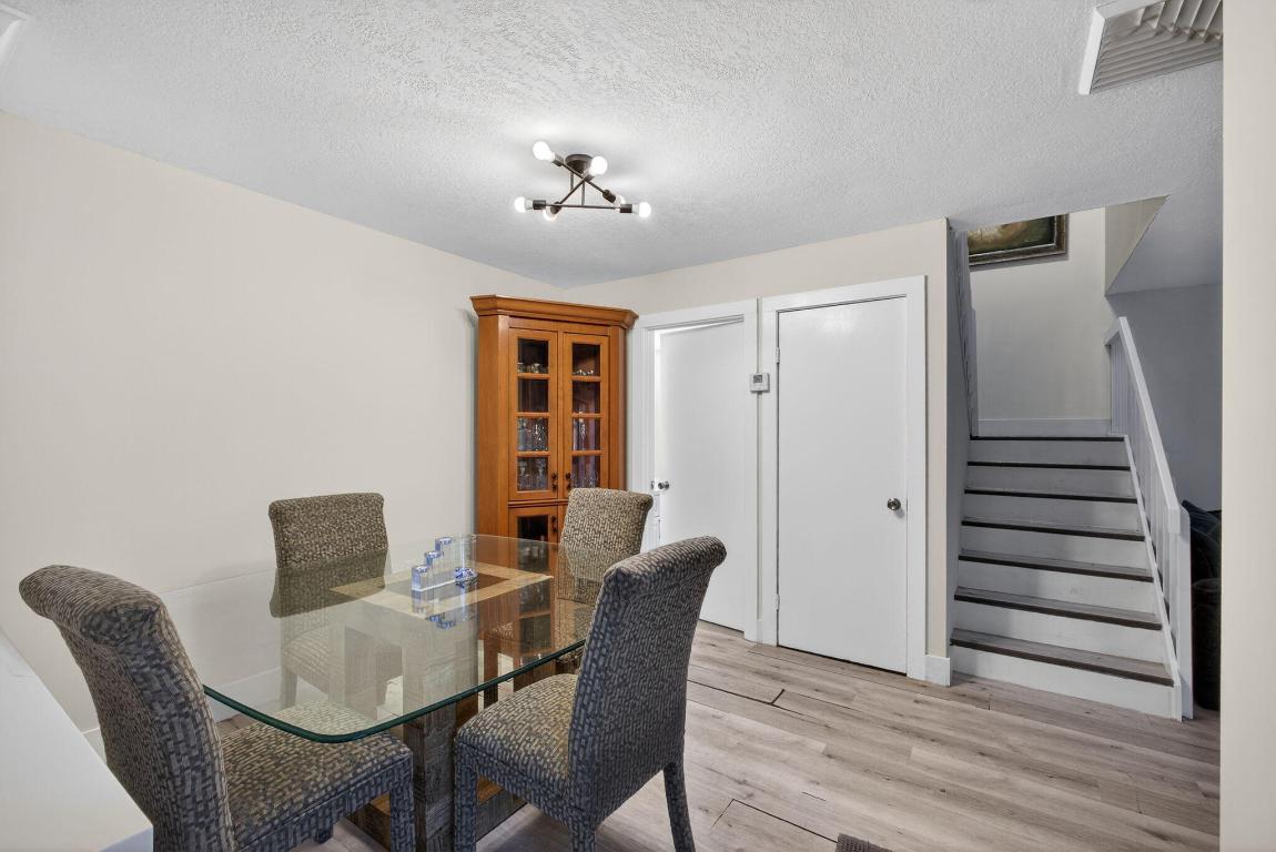 701 7th, Palm Beach Gardens FL 33418