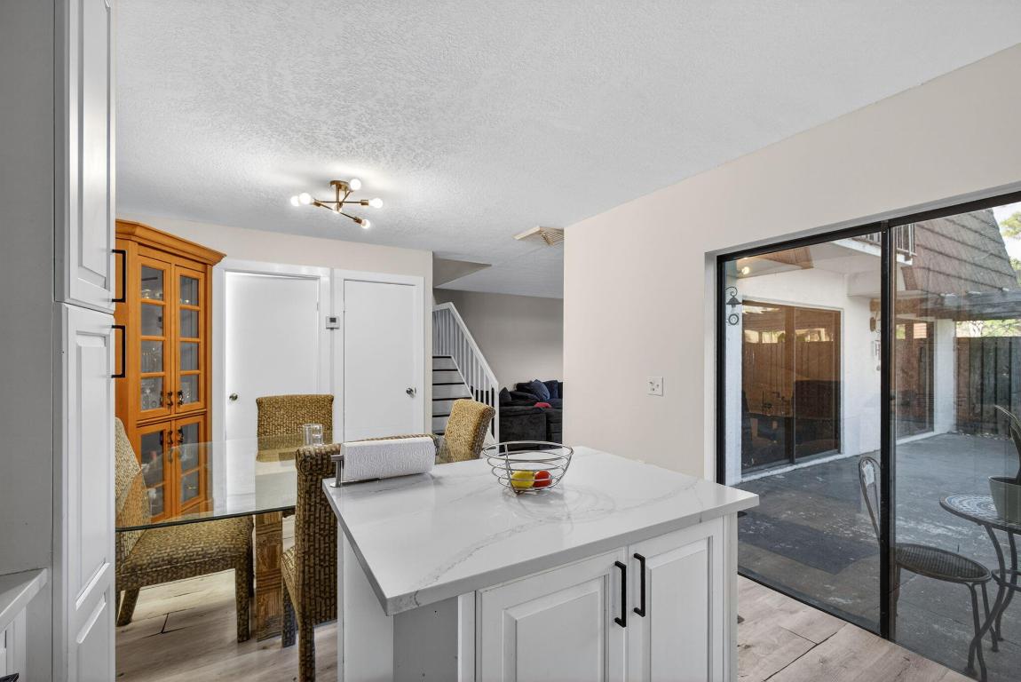 701 7th, Palm Beach Gardens FL 33418