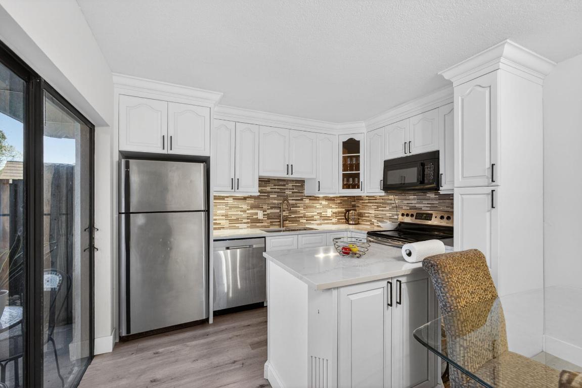 701 7th, Palm Beach Gardens FL 33418