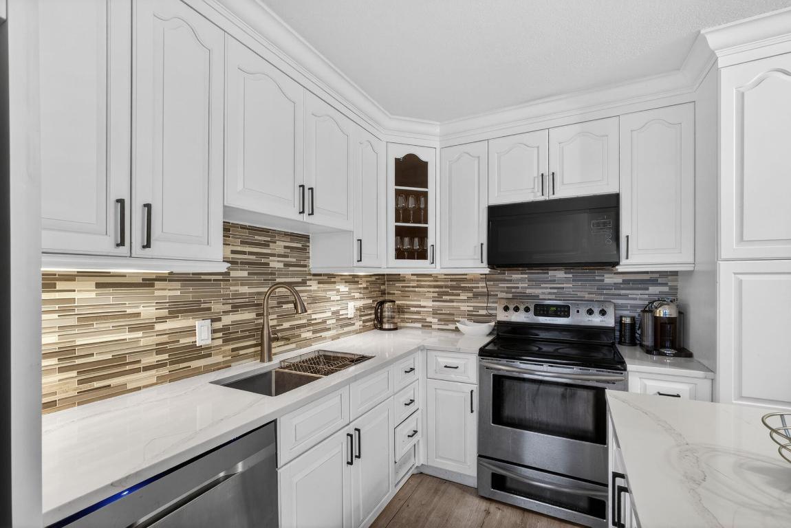 701 7th, Palm Beach Gardens FL 33418