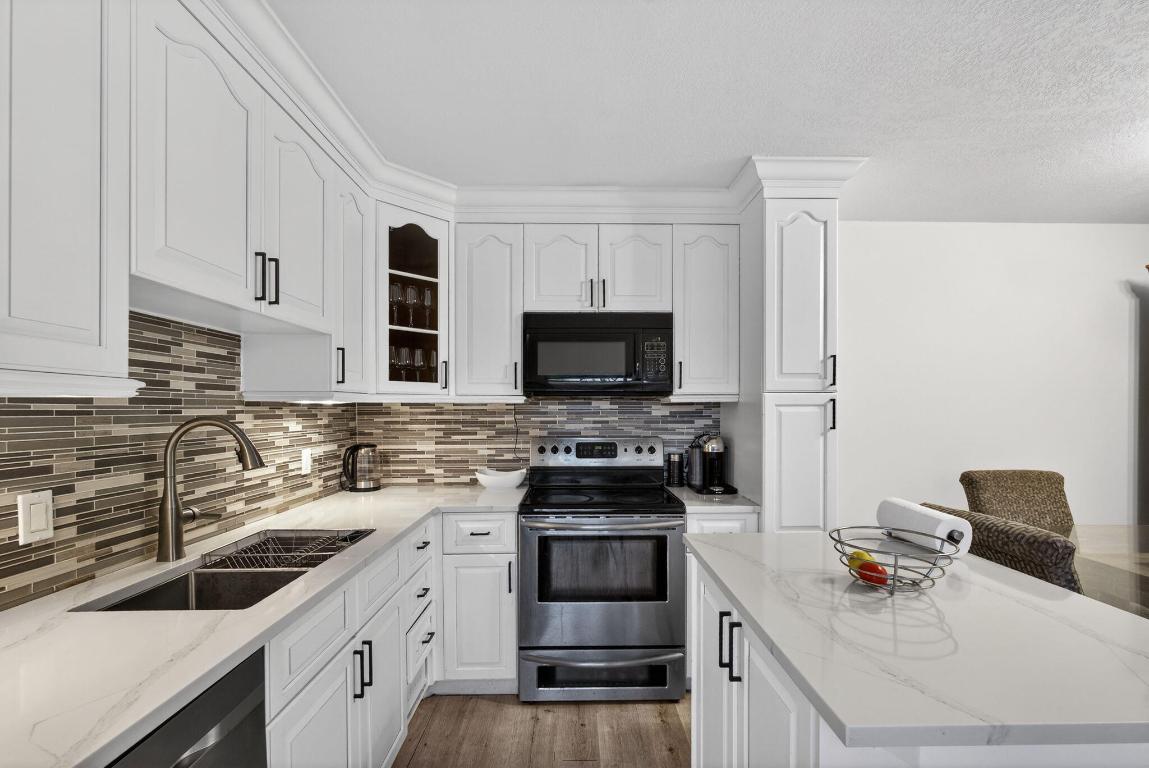 701 7th, Palm Beach Gardens FL 33418