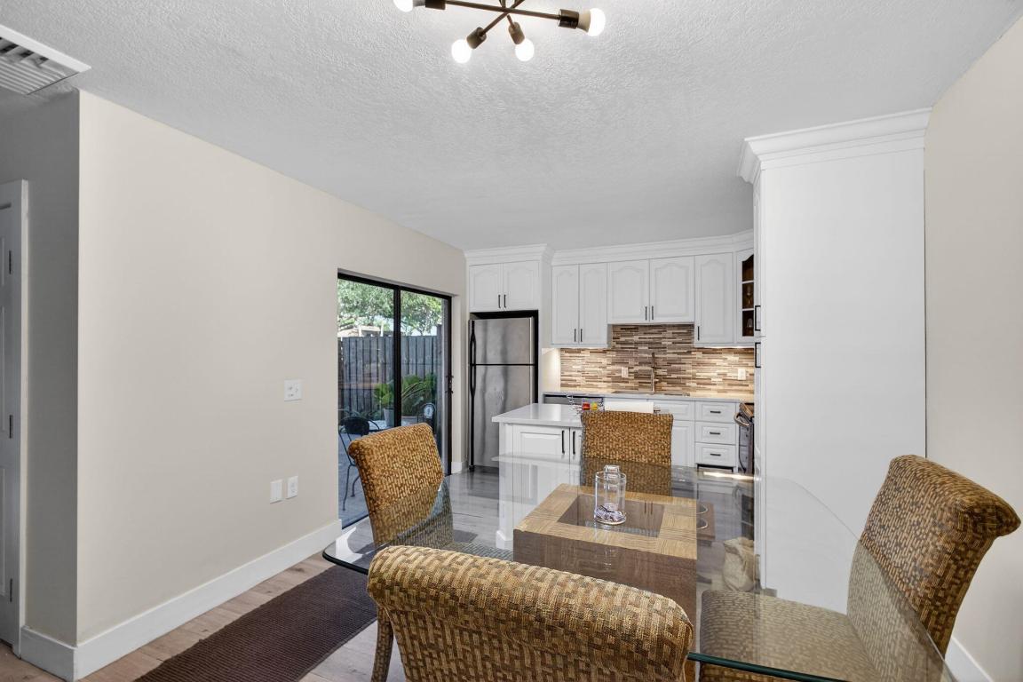 701 7th, Palm Beach Gardens FL 33418