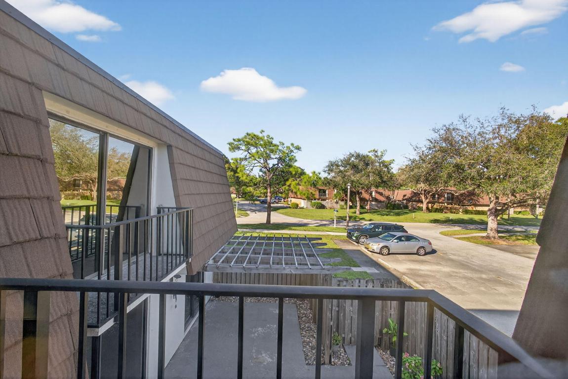 701 7th, Palm Beach Gardens FL 33418