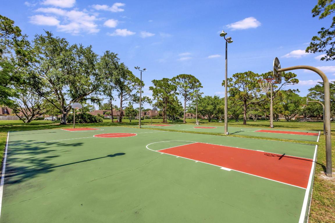 701 7th, Palm Beach Gardens FL 33418