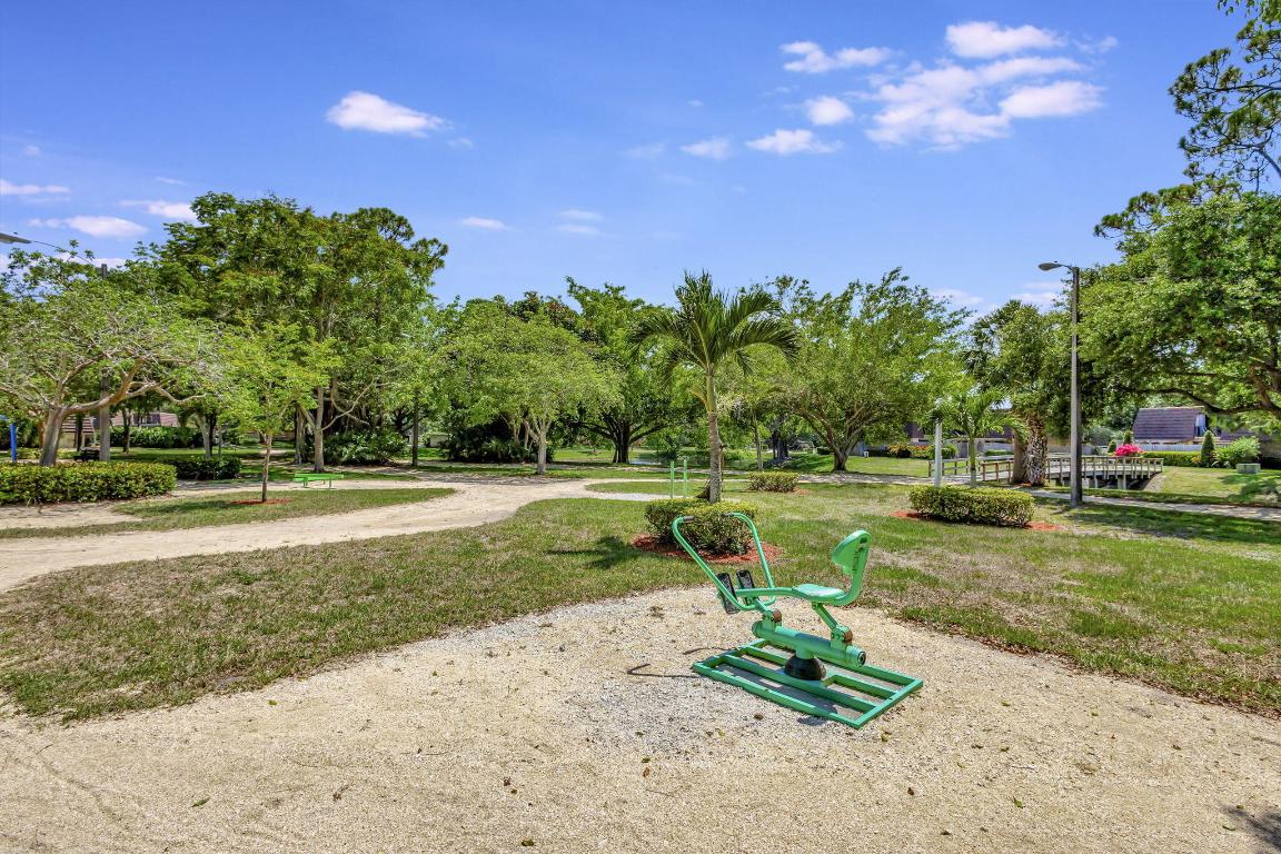 701 7th, Palm Beach Gardens FL 33418