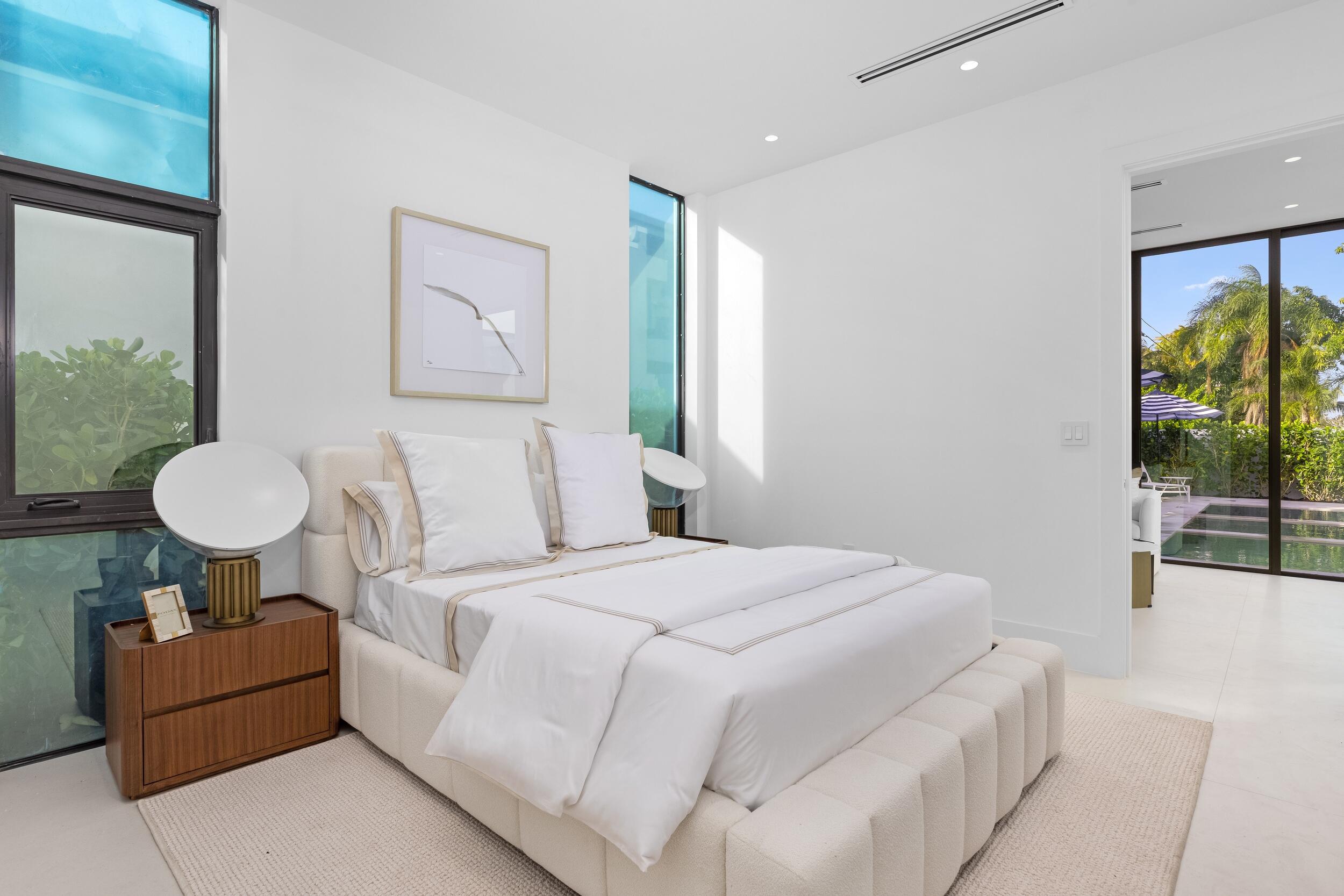 1099 NE 4th, Boca Raton FL 33432