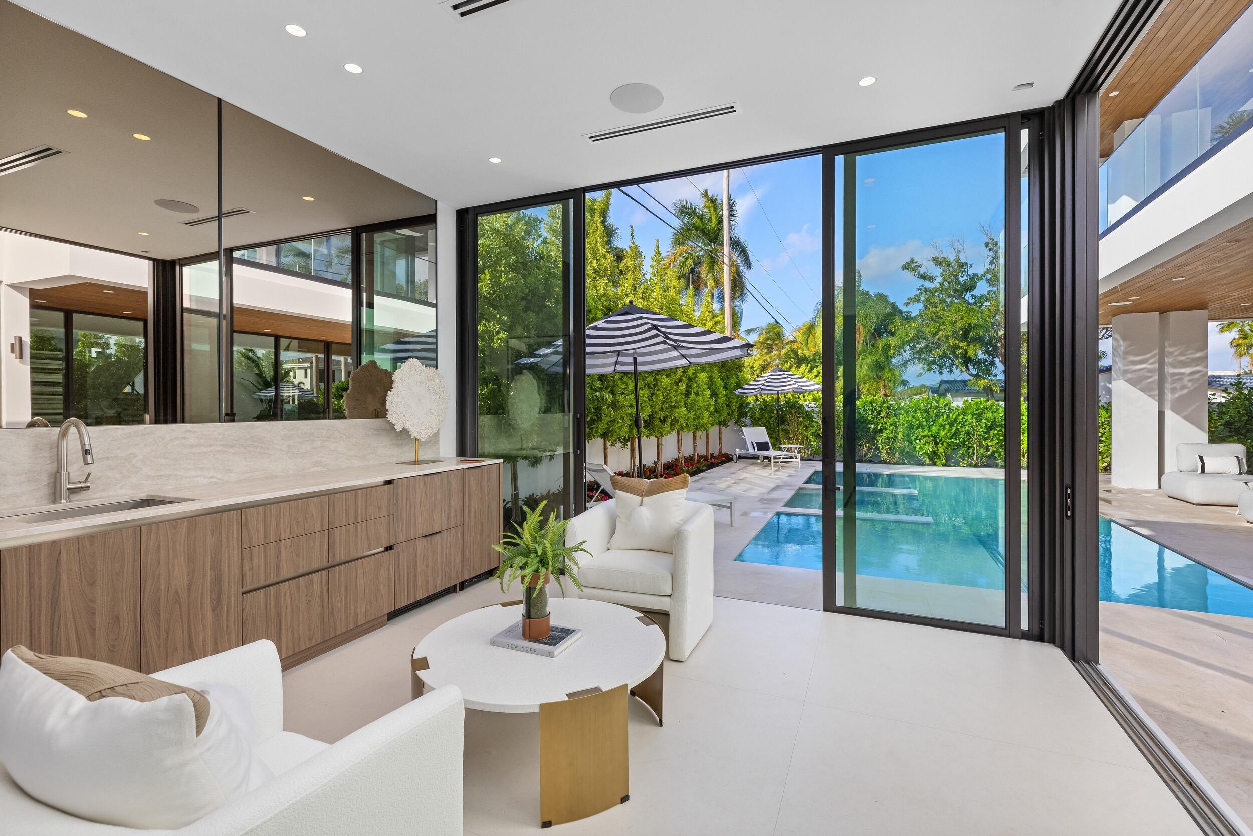 1099 NE 4th, Boca Raton FL 33432