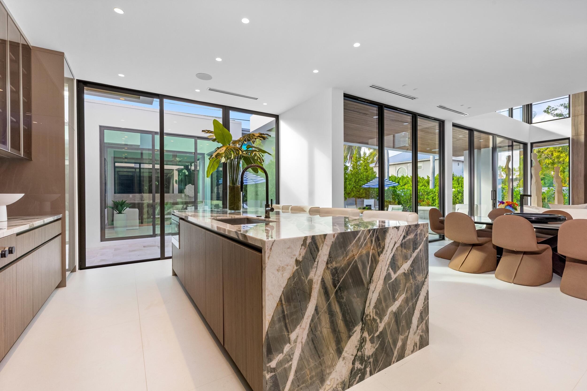 1099 NE 4th, Boca Raton FL 33432