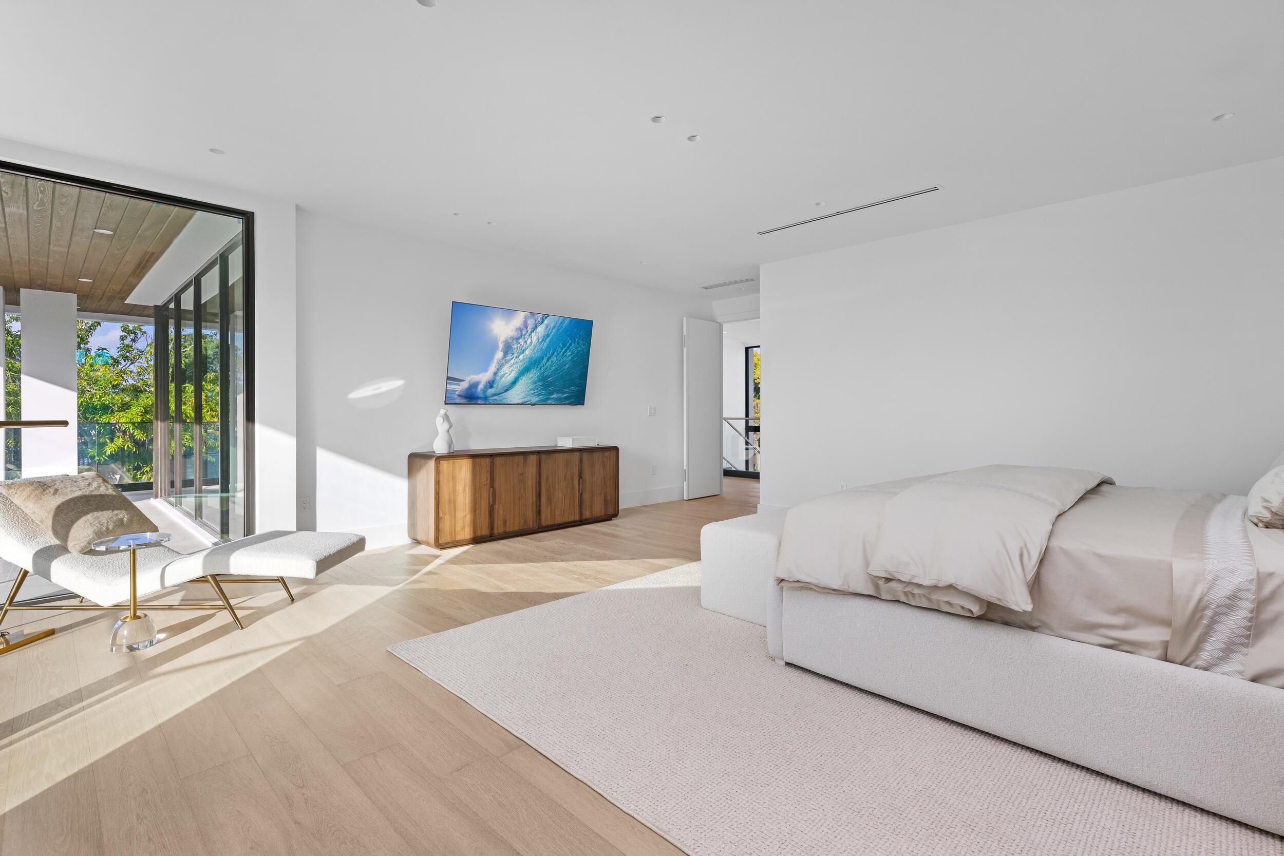 1099 NE 4th, Boca Raton FL 33432