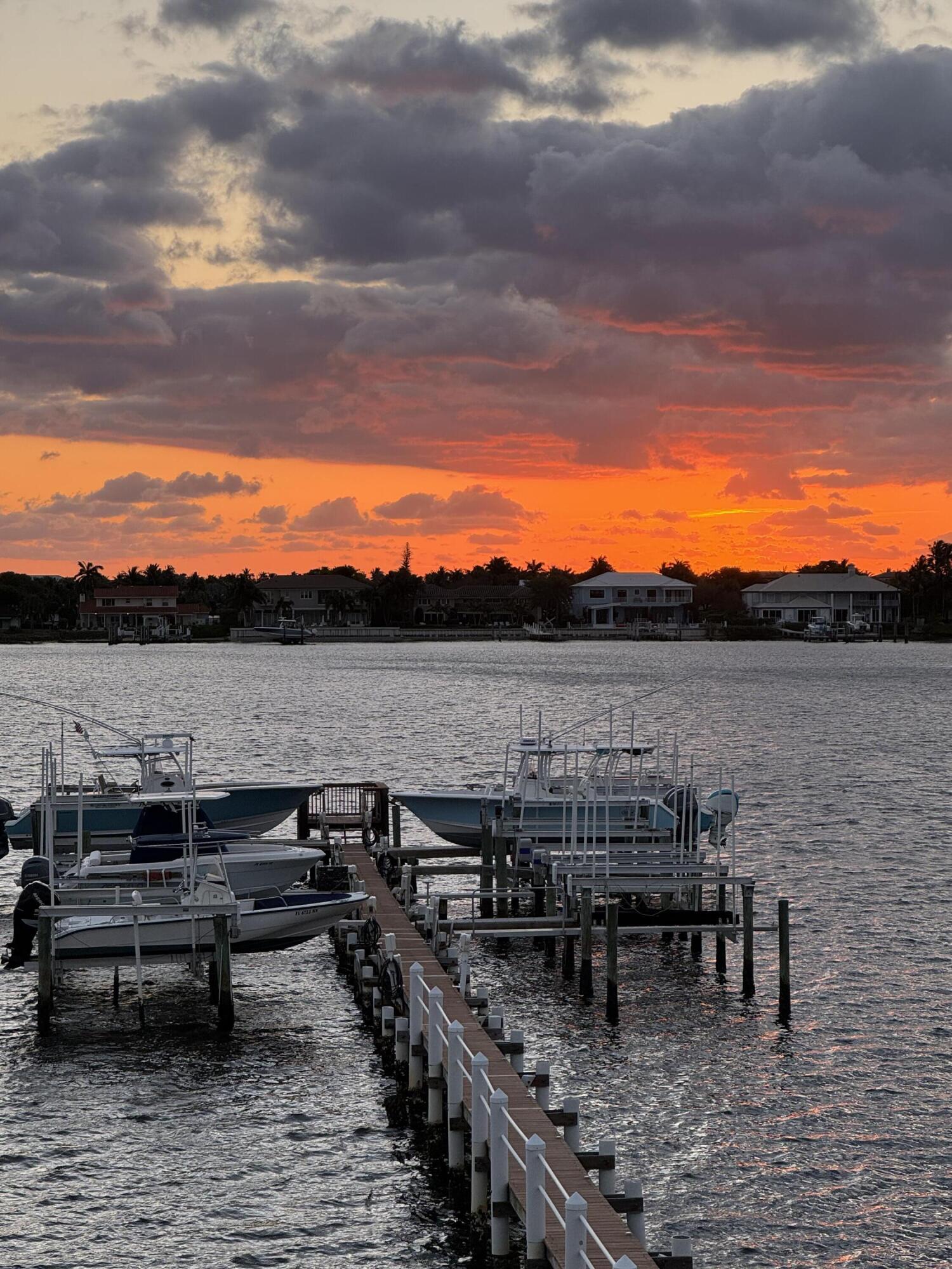 1206 S Lake #301, Lantana FL 33462