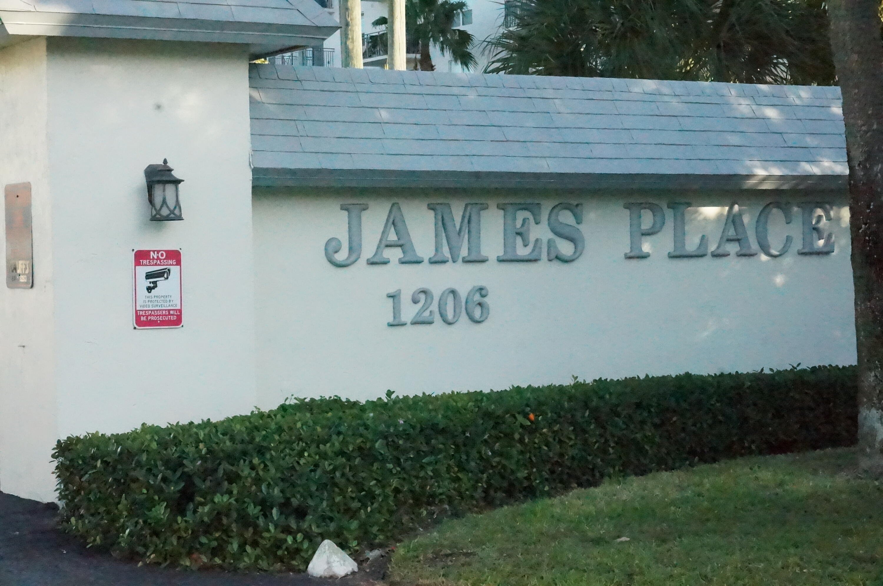 1206 S Lake #301, Lantana FL 33462