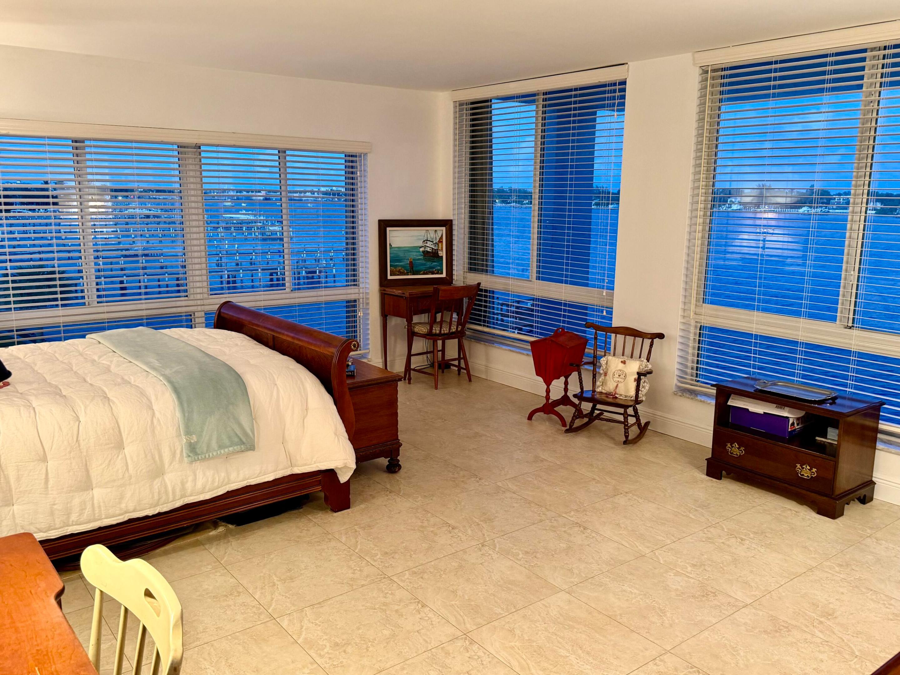 1206 S Lake #301, Lantana FL 33462