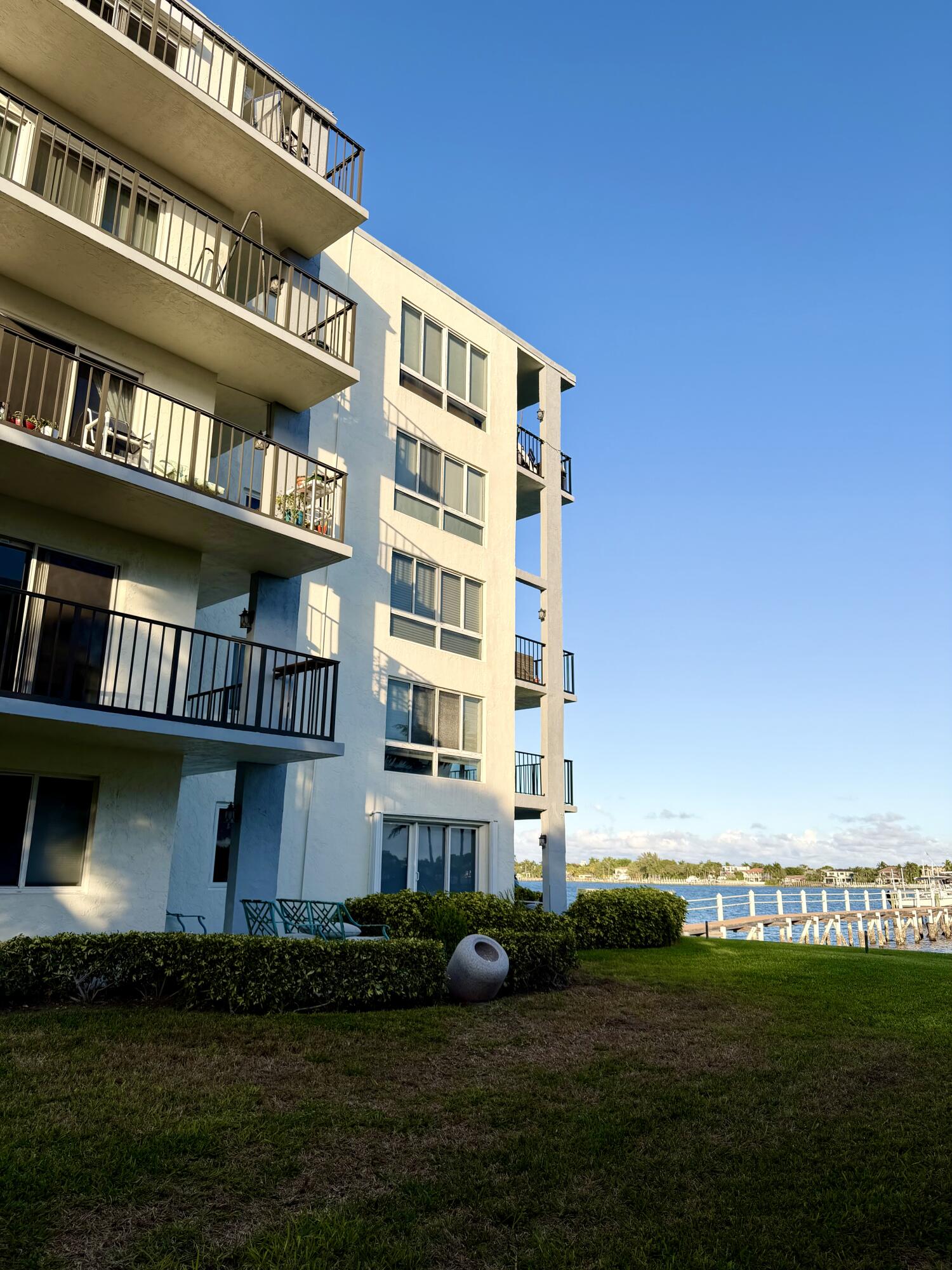1206 S Lake #301, Lantana FL 33462