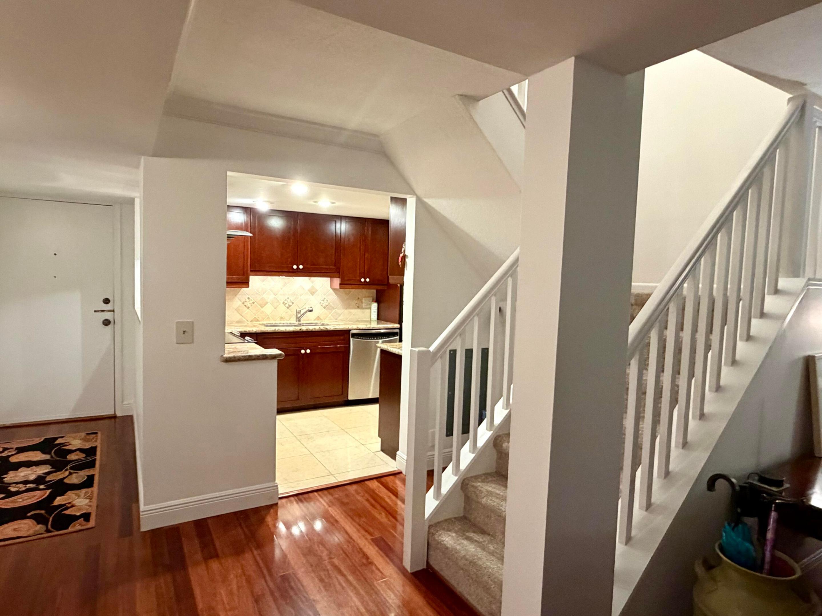 1206 S Lake #301, Lantana FL 33462