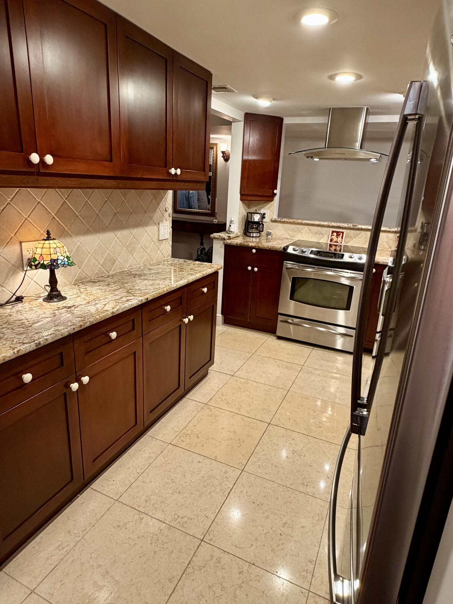 1206 S Lake #301, Lantana FL 33462