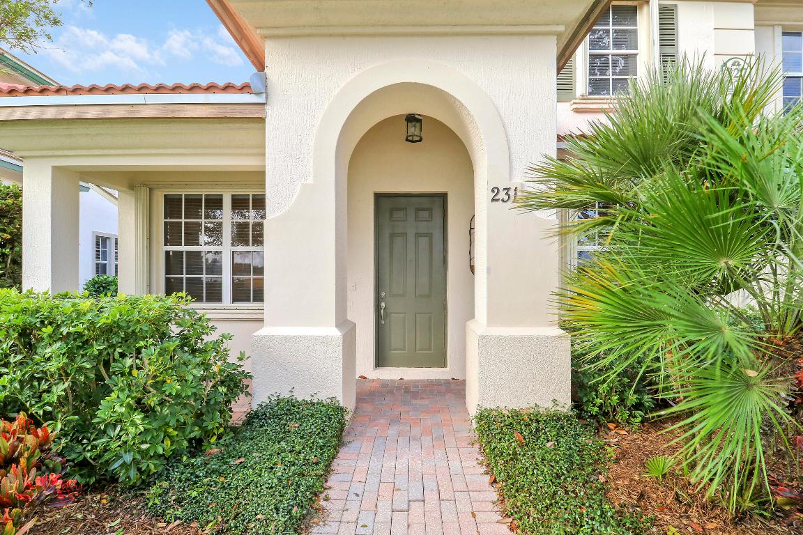 231 Evergrene #22-C, Palm Beach Gardens FL 33410