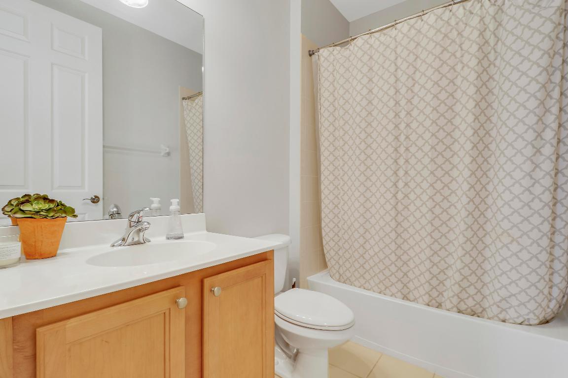 231 Evergrene #22-C, Palm Beach Gardens FL 33410