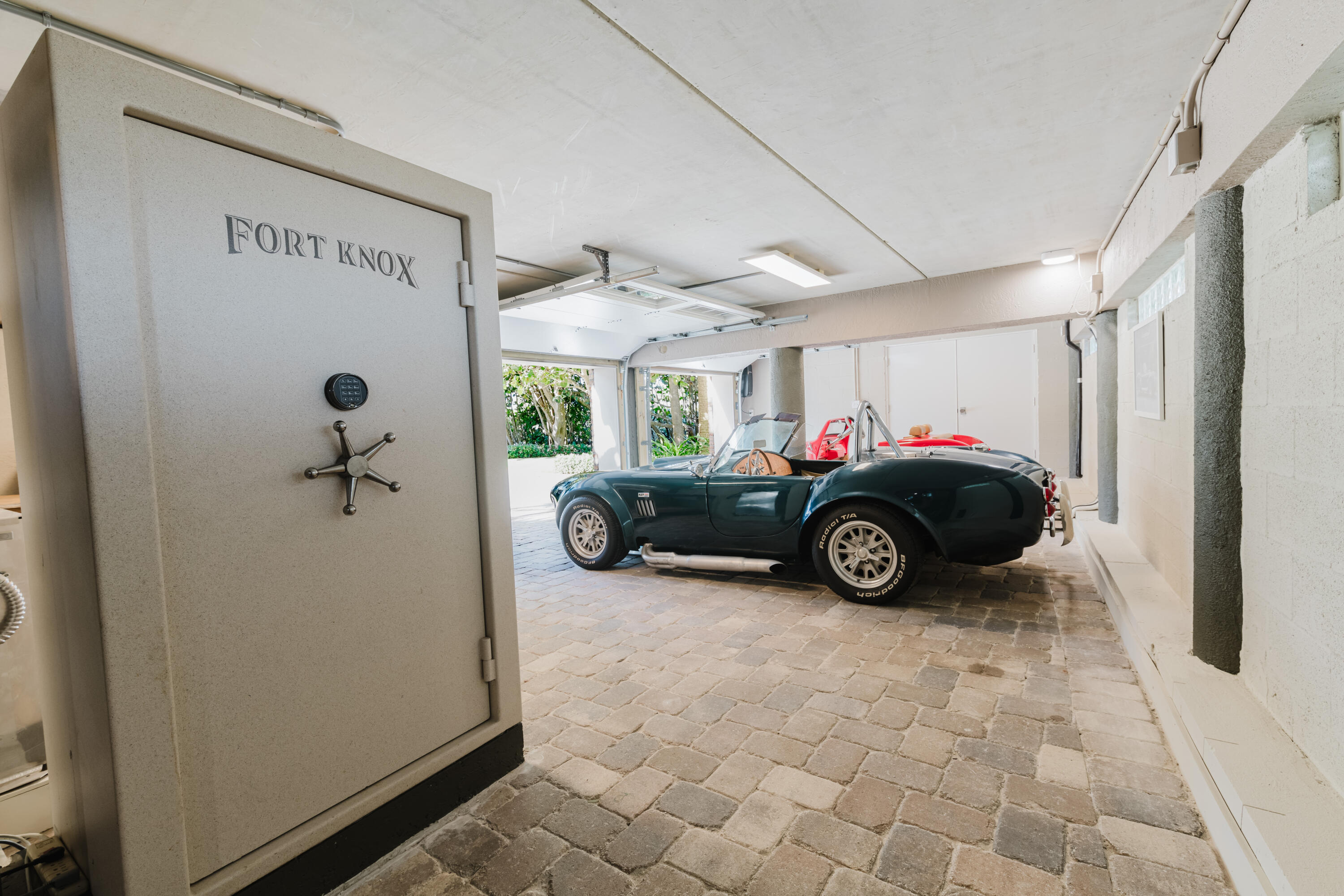 113 N Beach, Jupiter Island FL 33455