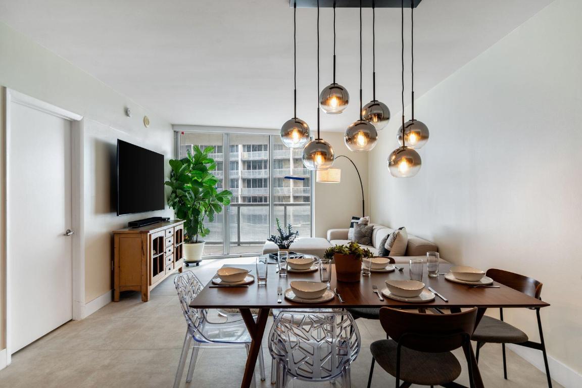 475 Brickell #4611, Miami FL 33131