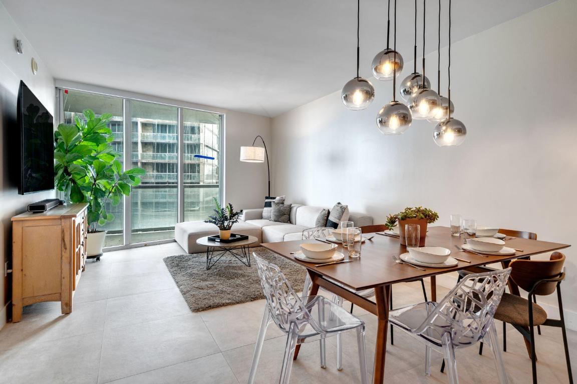 475 Brickell #4611, Miami FL 33131