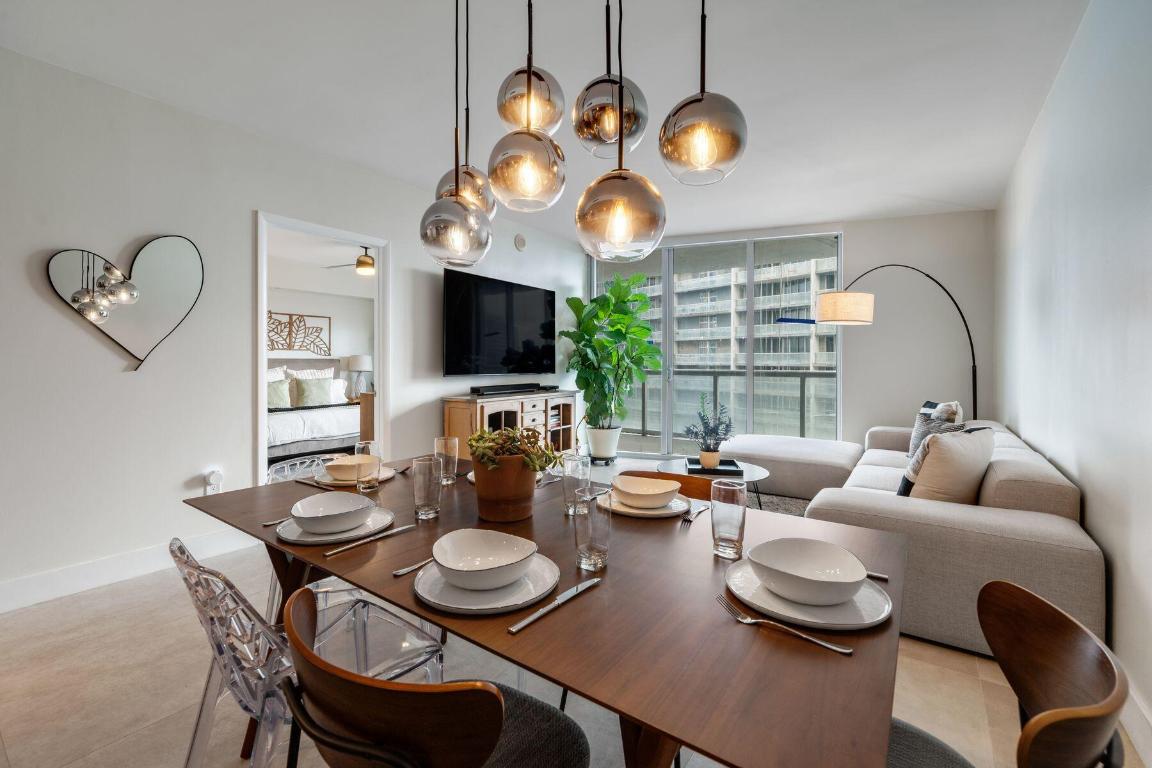 475 Brickell #4611, Miami FL 33131