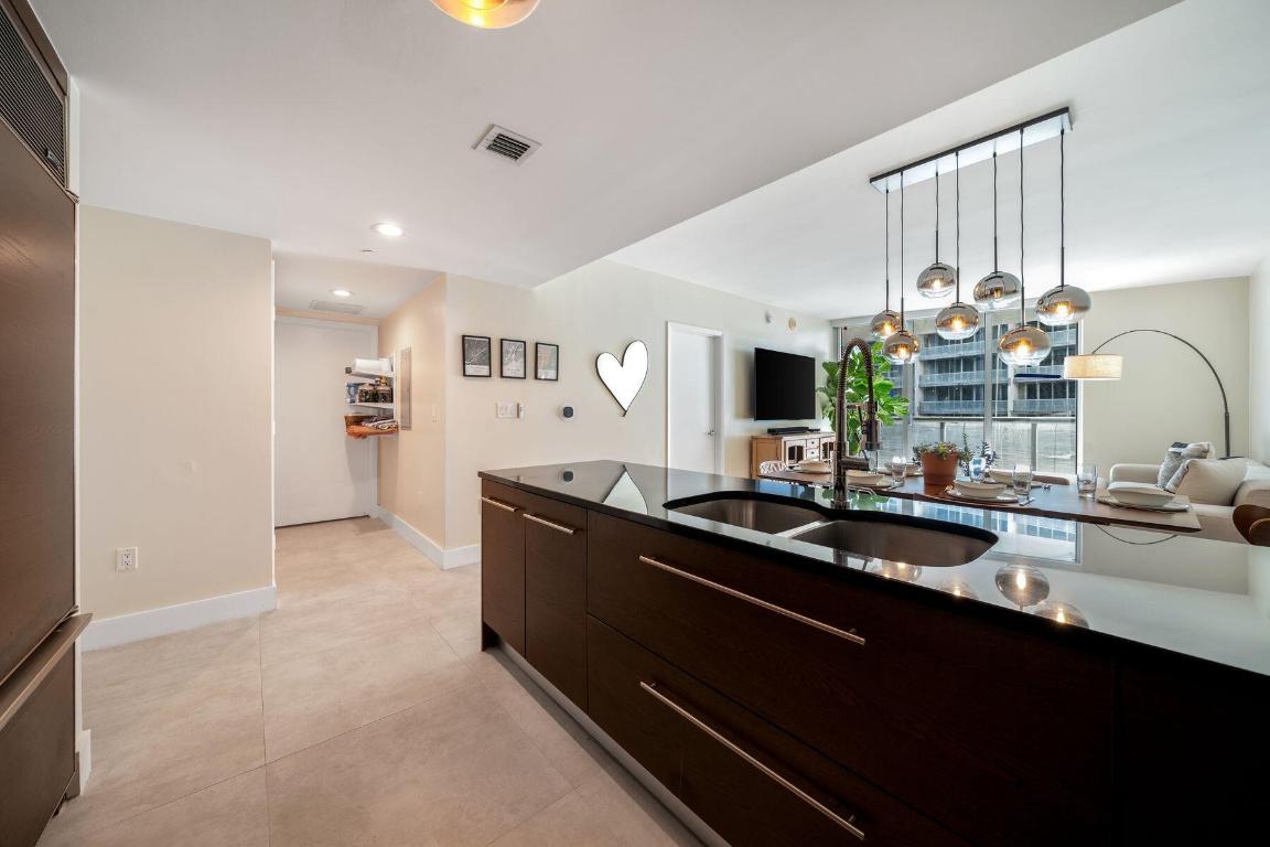 475 Brickell #4611, Miami FL 33131