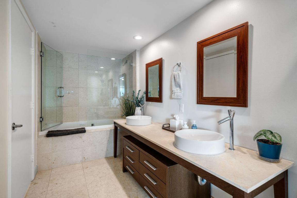 475 Brickell #4611, Miami FL 33131