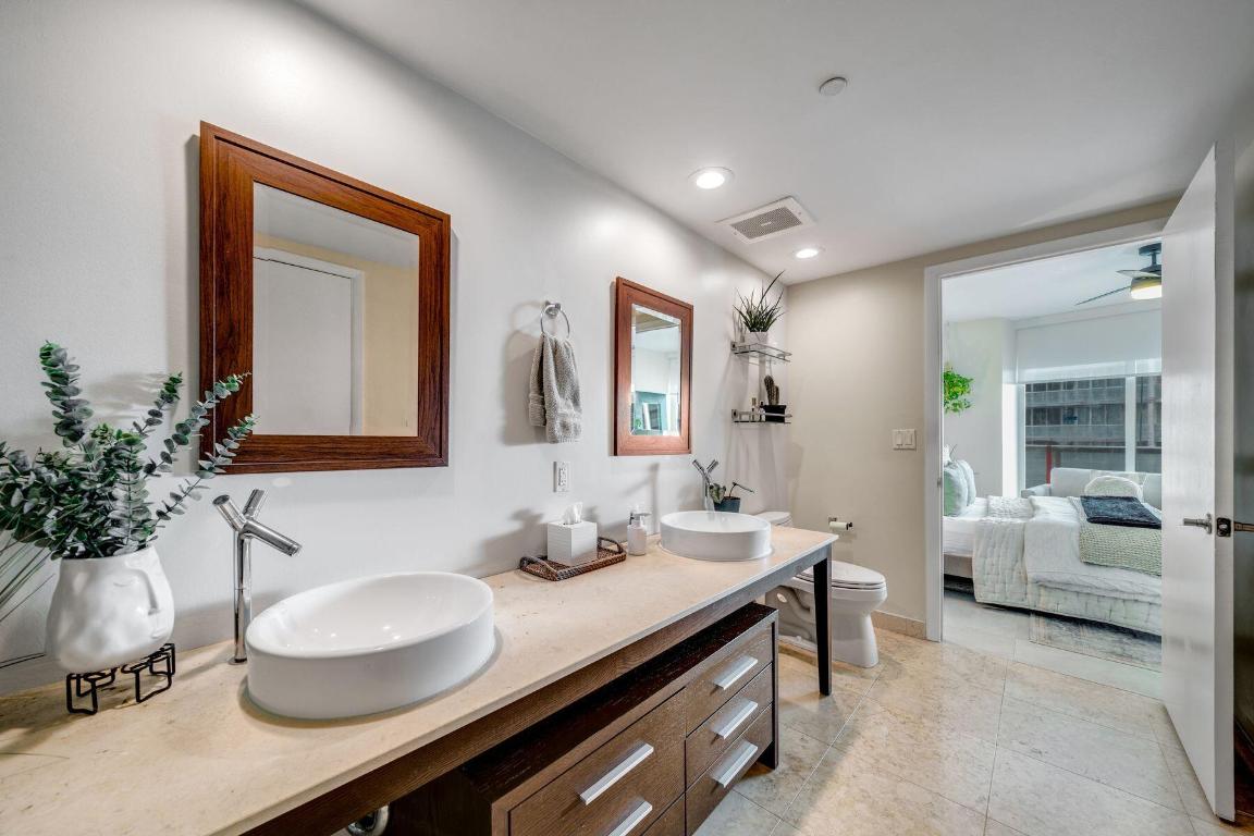 475 Brickell #4611, Miami FL 33131