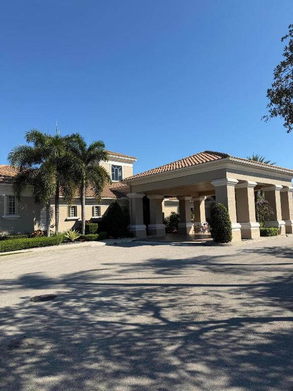 21374 Falls Ridge, Boca Raton FL 33428