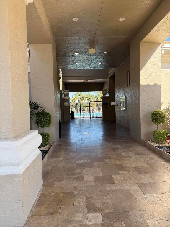 21374 Falls Ridge, Boca Raton FL 33428
