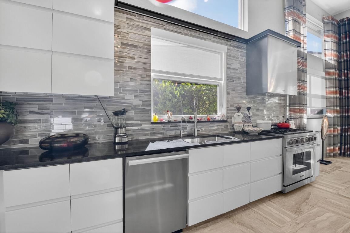 4170 NW Briarcliff, Boca Raton FL 33496