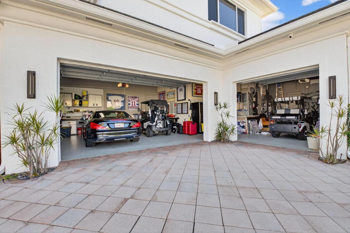 4170 NW Briarcliff, Boca Raton FL 33496